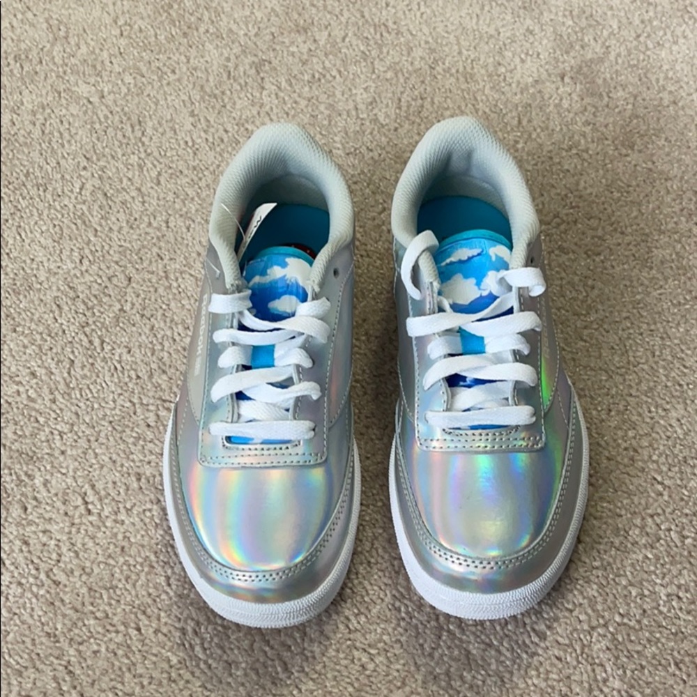 Brand New Rare Reebok Wonder Woman Shoes Kids 3.5